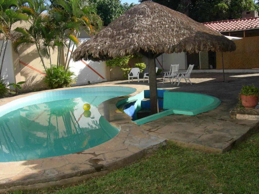 Hostal Los Aventureros Санта-Крус-де-ла-Сьерра Экстерьер фото