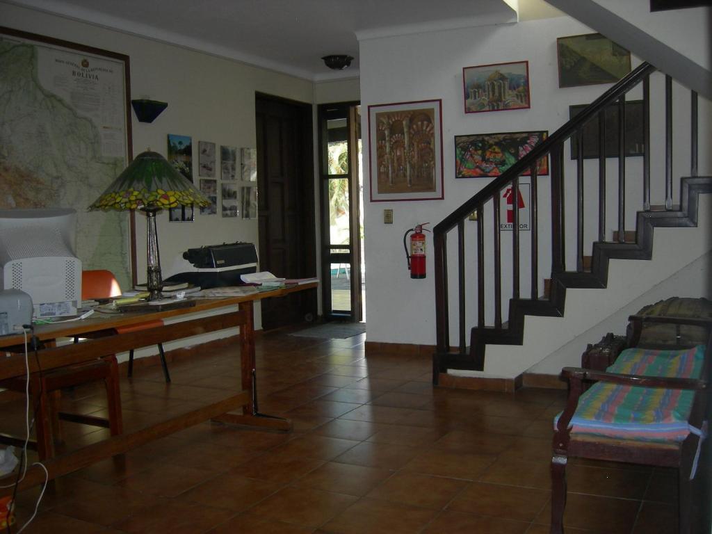 Hostal Los Aventureros Санта-Крус-де-ла-Сьерра Экстерьер фото