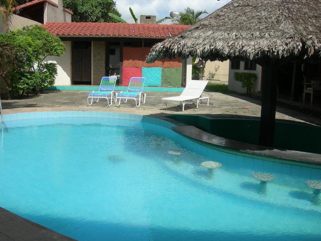 Hostal Los Aventureros Санта-Крус-де-ла-Сьерра Экстерьер фото