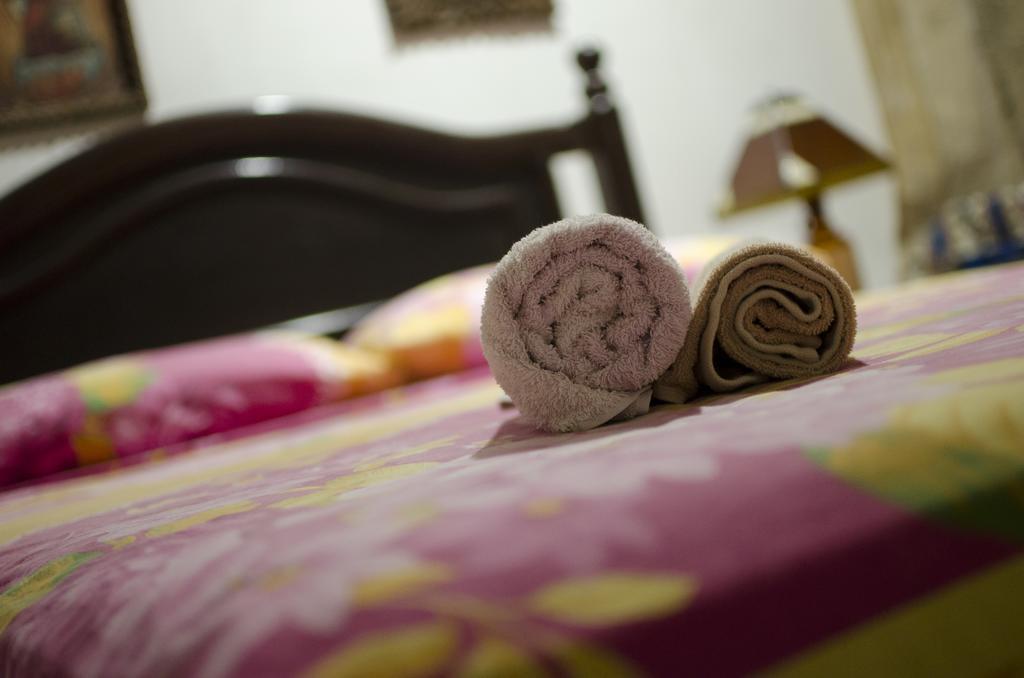Hostal Los Aventureros Санта-Крус-де-ла-Сьерра Экстерьер фото