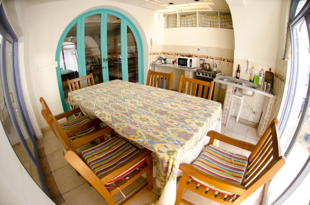 Hostal Los Aventureros Санта-Крус-де-ла-Сьерра Экстерьер фото