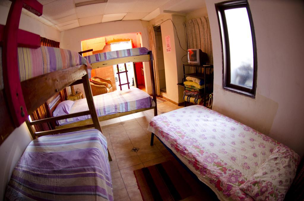 Hostal Los Aventureros Санта-Крус-де-ла-Сьерра Номер фото