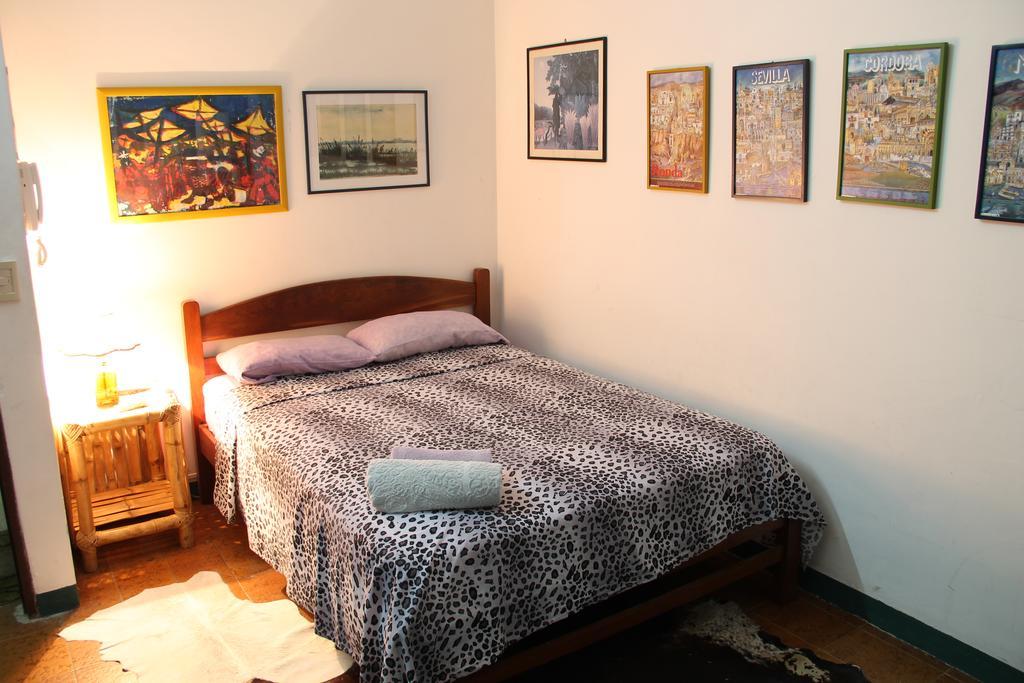 Hostal Los Aventureros Санта-Крус-де-ла-Сьерра Экстерьер фото