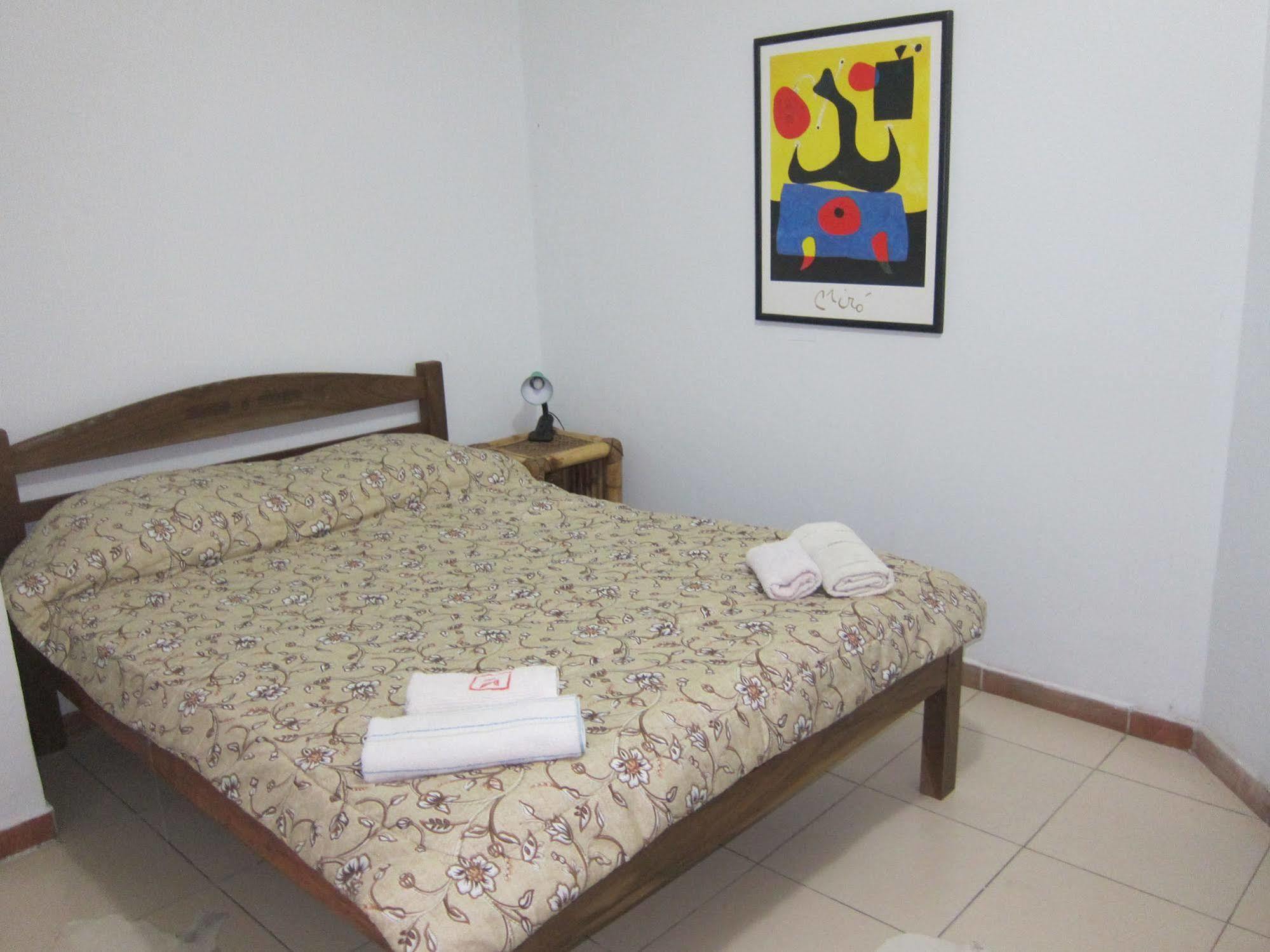 Hostal Los Aventureros Санта-Крус-де-ла-Сьерра Экстерьер фото