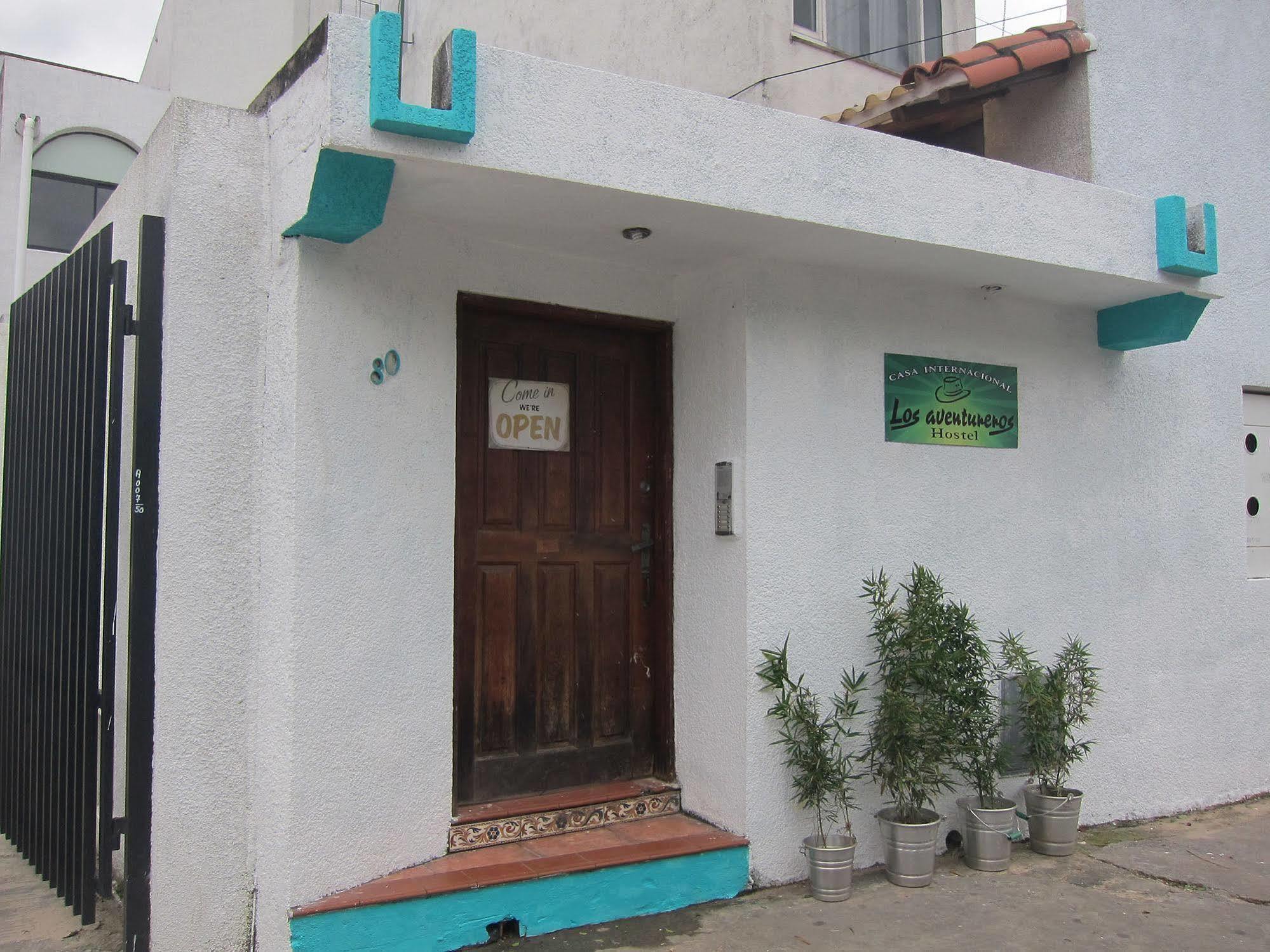 Hostal Los Aventureros Санта-Крус-де-ла-Сьерра Экстерьер фото